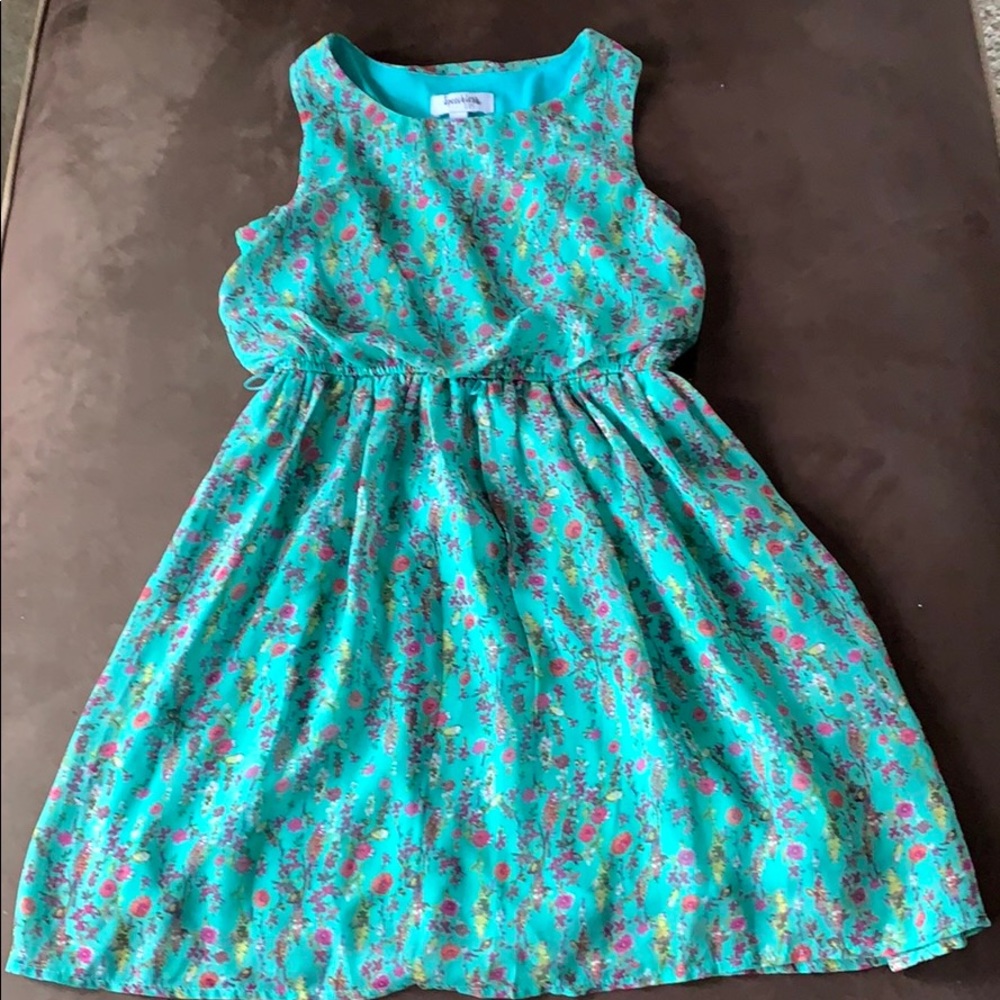 Girls dress